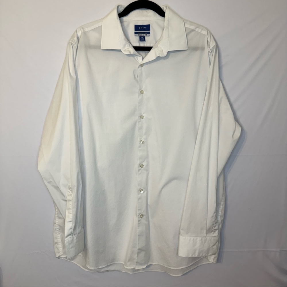APT 9 Men's White Dress Shirt. A24